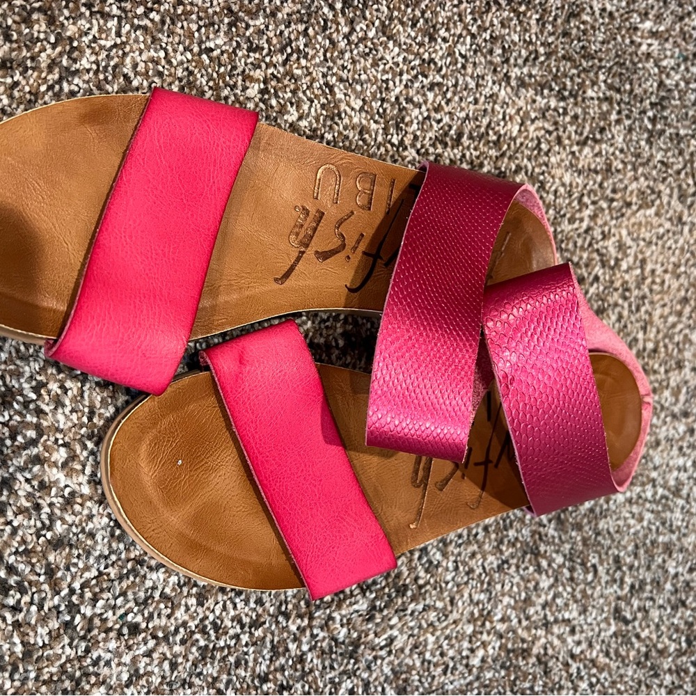 Women’s sandals